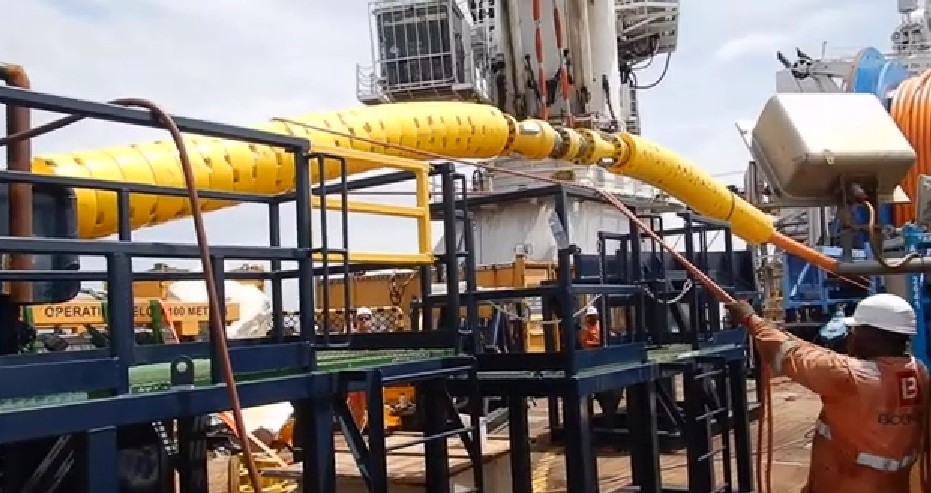 Cable bend restrictor Iin offshore oil and gas