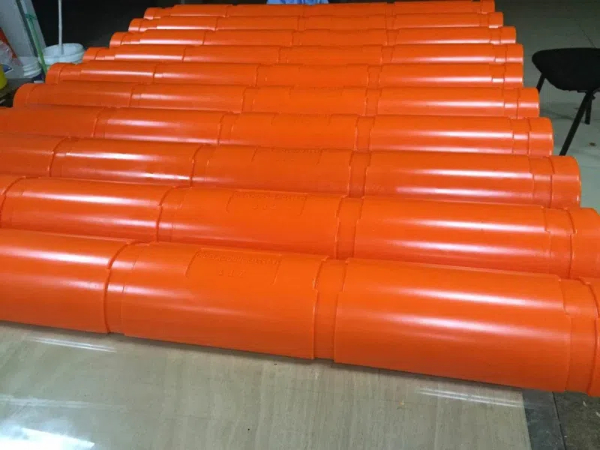 Submarine cable protection duct