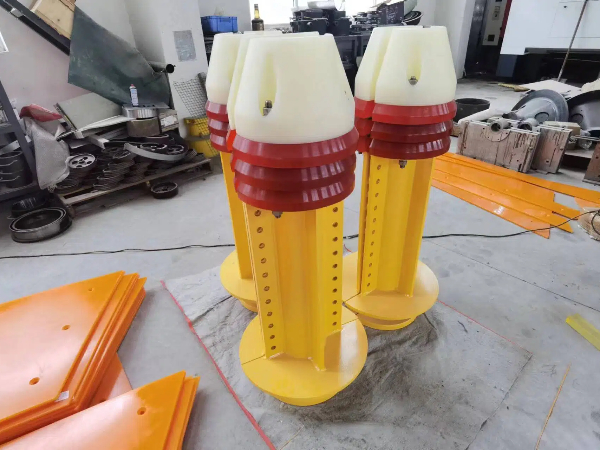 J-tube centralizer